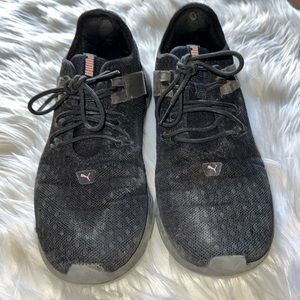 Puma Black/Pink Athletic Sneaker Shoe women’s size 8. Foam insole